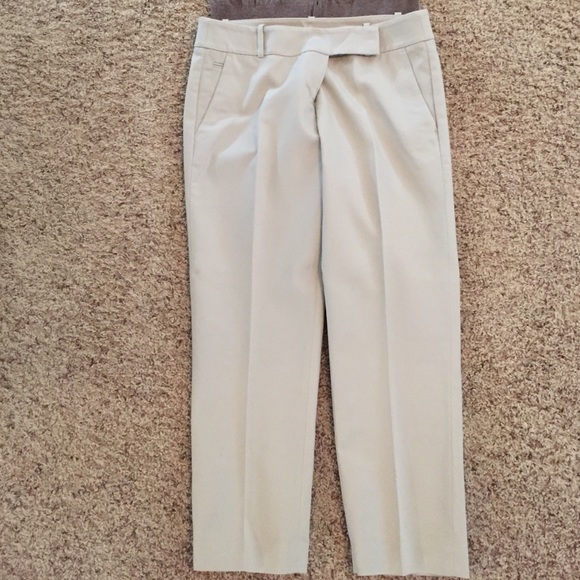 Loft cropped pant. Julie fit. Size 4. Like NEW.