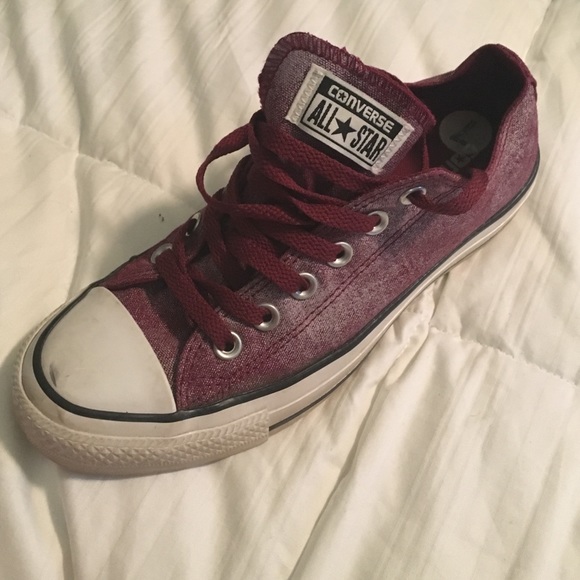 Maroon Converse Size 7