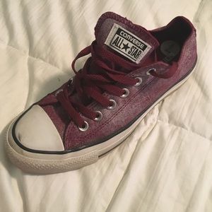 Maroon Converse Size 7