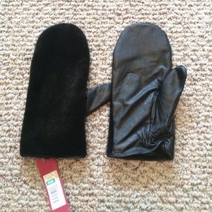 Leather mittens