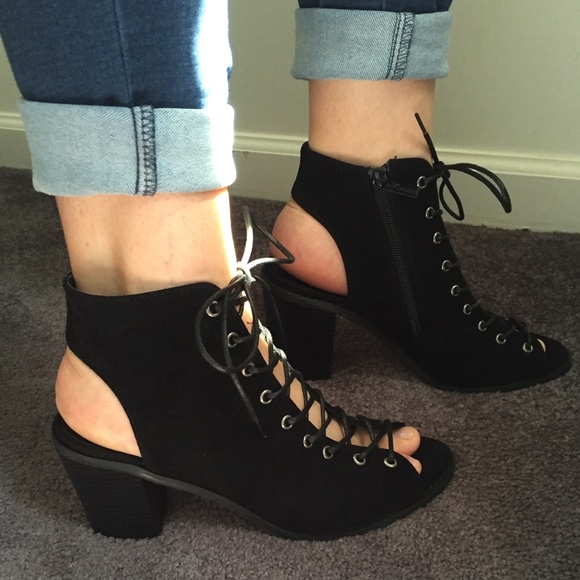 ‼️SOLD OUT‼️•Lace-Up Booties• - Picture 4 of 4