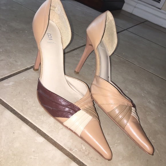 Size 7 ladies Baker brand .. mult brown color