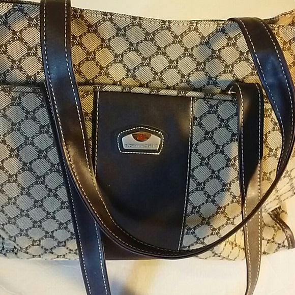 Handbags - Gloria vanderbilt