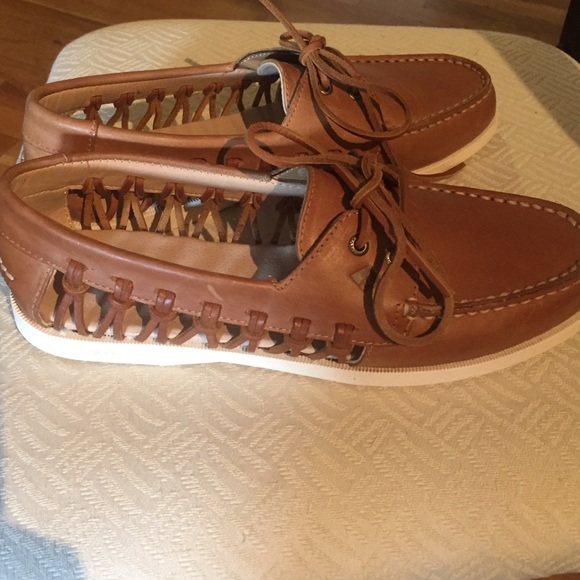 New Sperry shoes! Tried on..never worn out - Picture 2 of 4