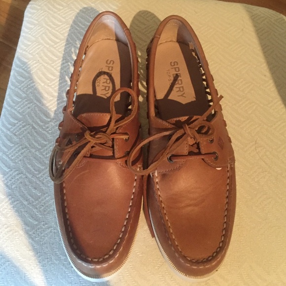New Sperry shoes! Tried on..never worn out - Picture 3 of 4