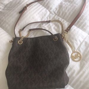 Mint Condition Michael Kors cross-body bag