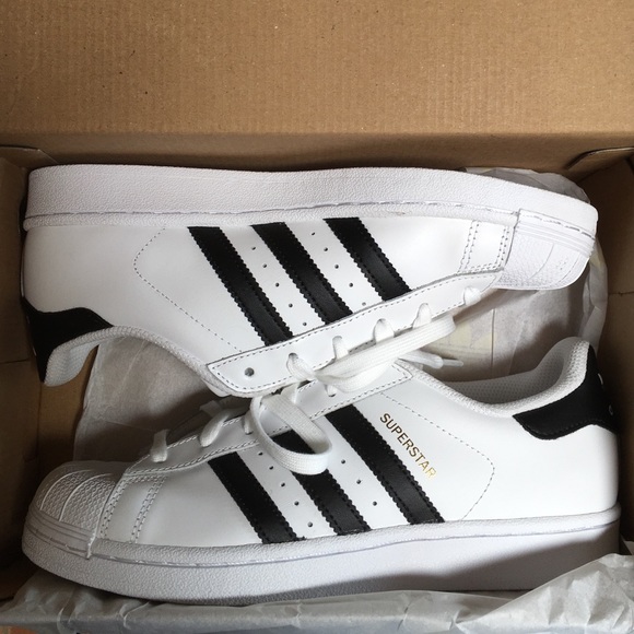 Adidas Originals Superstars size 7