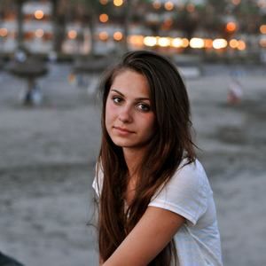 Meet your Posher, Valeria