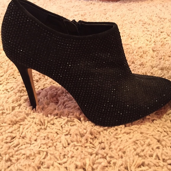 heels - Picture 2 of 3