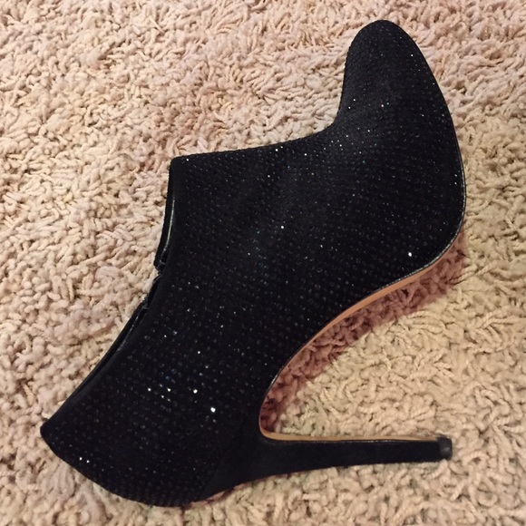 heels - Picture 3 of 3