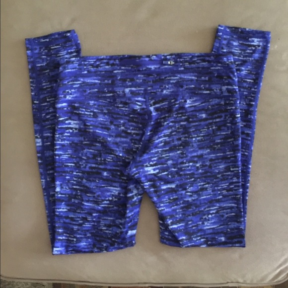 SOLD ||| Workout Leggings - Picture 2 of 4