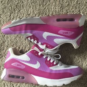 Nike Air Max Shoes - women's size 9