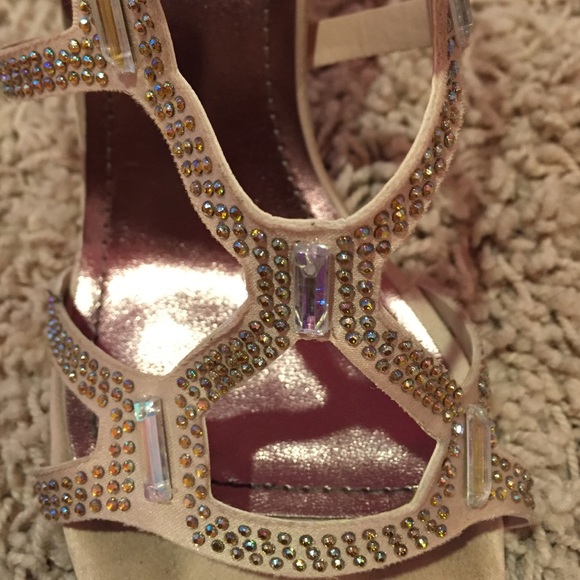 heels - Picture 3 of 3