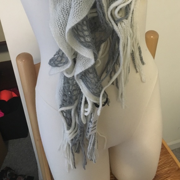 Maurices knit scarf - Picture 4 of 4