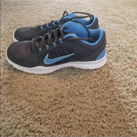 Women's Nike Flex tennis shoes