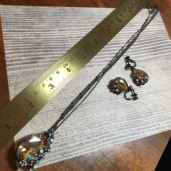 Matching Necklace/Clasp Earring Set - Picture 4 of 4