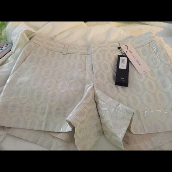 Banana Republic Pants - Banana Republic Metallic Shorts 🛍🌷