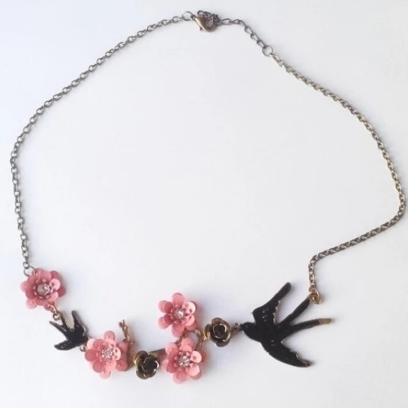 Black Bird and Pink Roses Retro Style Necklace - Picture 2 of 5