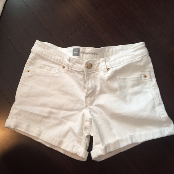 Mossimo white shorts