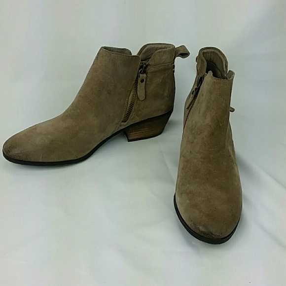 Vince camuto suede  size 8.5 ankle boots