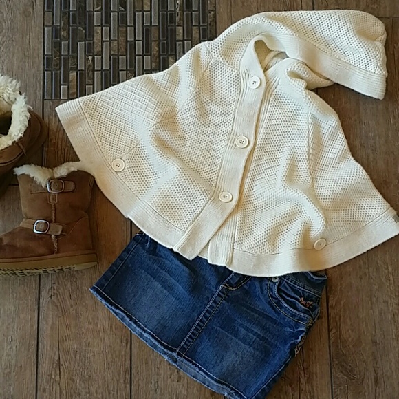 GUESS Other - 🎉HP 11/20🎉🎀NWOT GUESS SWEATER🎀