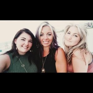 Meet your Posher, Brooke