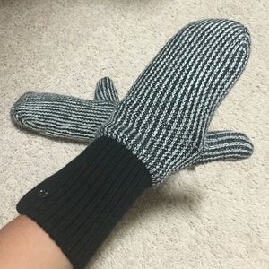 Lulu lemon SUPER WARM Knit Mittens