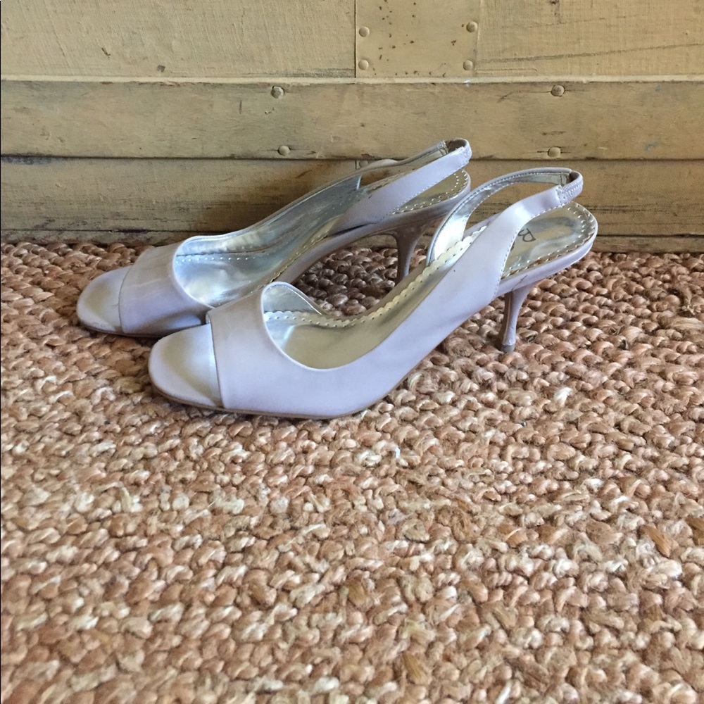 NEW BCBG NUDE PATENT LEATHER PEEP TOE HIGH HEELS 8.5 NEUTRAL