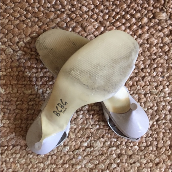 NEW BCBG NUDE PATENT LEATHER PEEP TOE HIGH HEELS 8.5 NEUTRAL - Picture 8 of 8