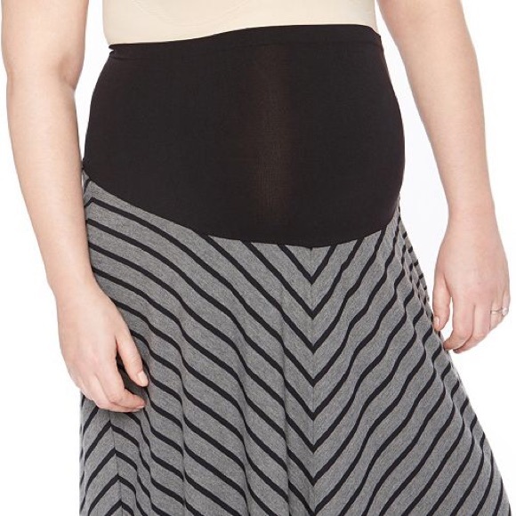 SOlLD OUT Plus Size Oh Baby Maternity Skirt - Picture 2 of 5
