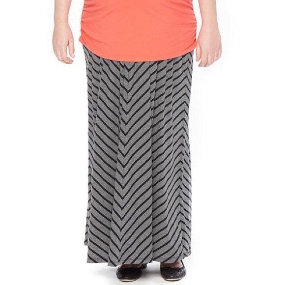 SOlLD OUT Plus Size Oh Baby Maternity Skirt - Picture 3 of 5
