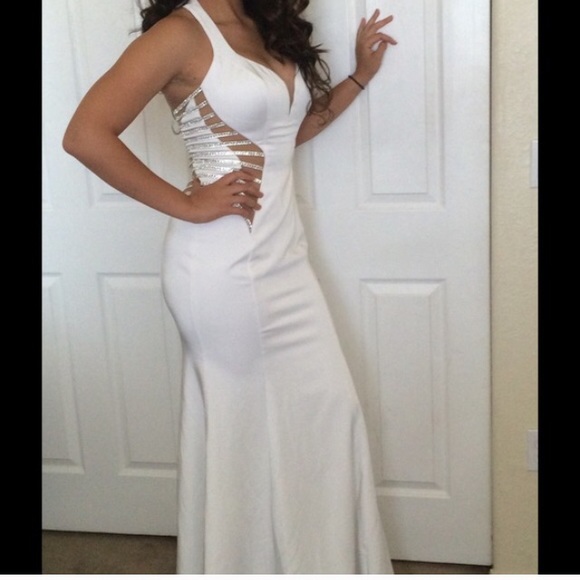 Le Femme Sparkling Body Hugging Sexy Mermaid Gown