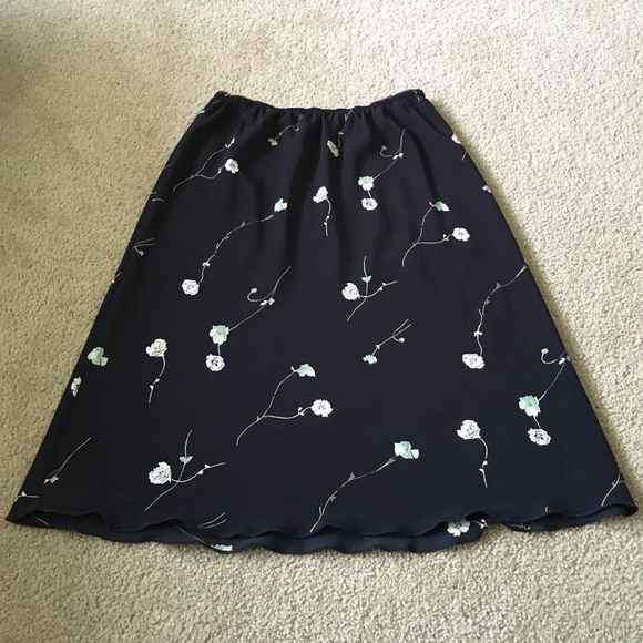 Vintage Dresses & Skirts - Navy Floral Print Skirt