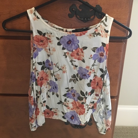 Open back floral crop top!