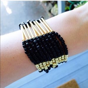 ••B L A C K ▪️and gold bracelet 💕
