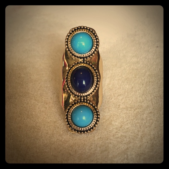 NWOT Gold blue ring