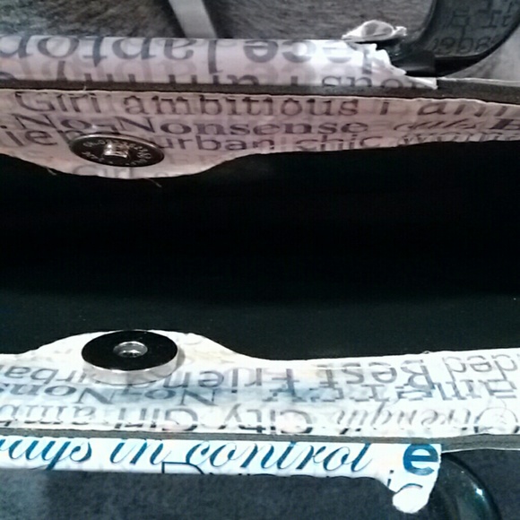 SUPER CUTE "WORDY" CLUTCH BLACK & WHITE - Picture 3 of 4