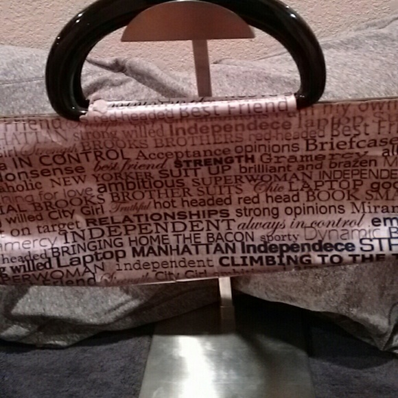 SUPER CUTE "WORDY" CLUTCH BLACK & WHITE - Picture 4 of 4