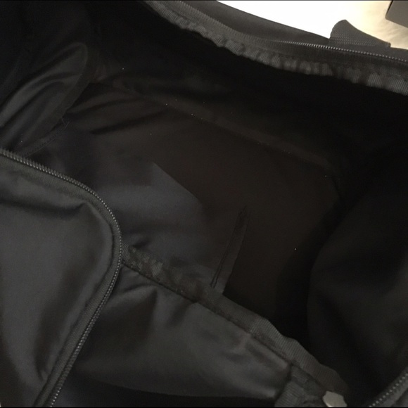 (SOLD) Nike Gym Bag - Picture 3 of 4