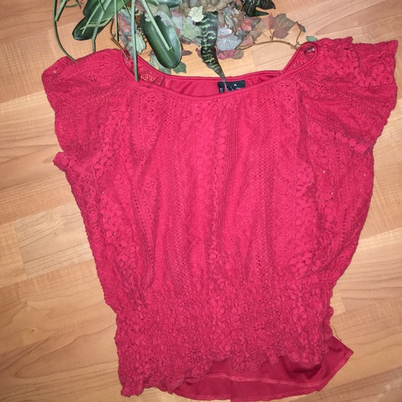 Cute red top