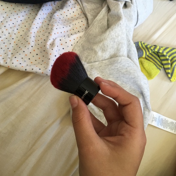 Edge brush