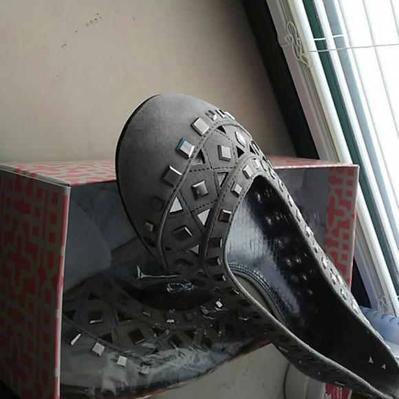 Giani Bernini Suede Flats