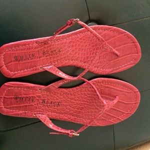 Sz 8 White House Black sandals