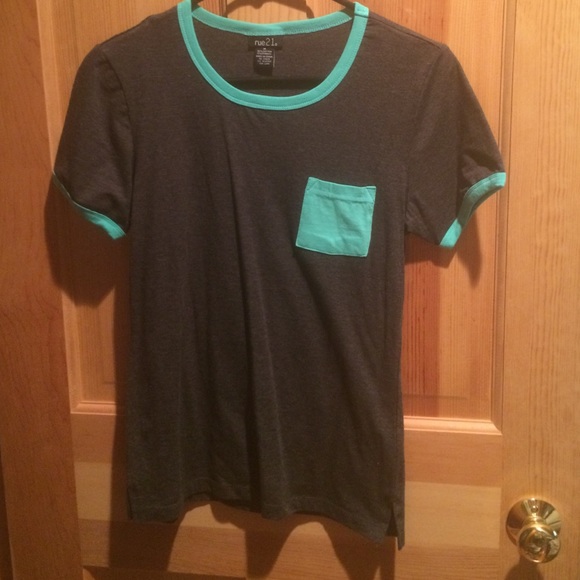 Rue 21 t-shirt