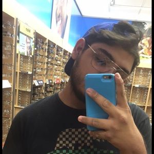 Meet your Posher, Camilo