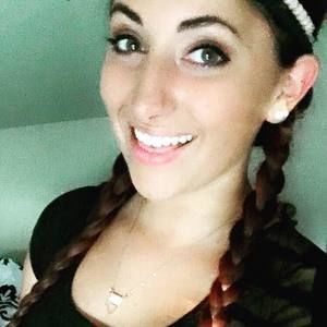 Meet your Posher, Mia