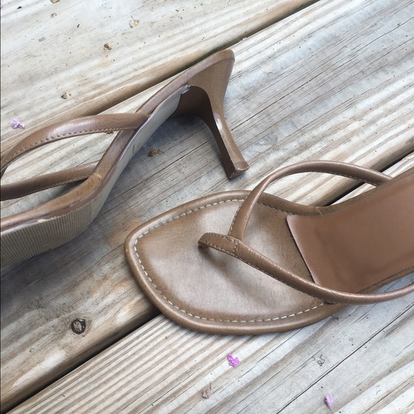 Summer sandals with a heel!