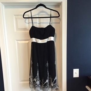 Flowy dress with sash