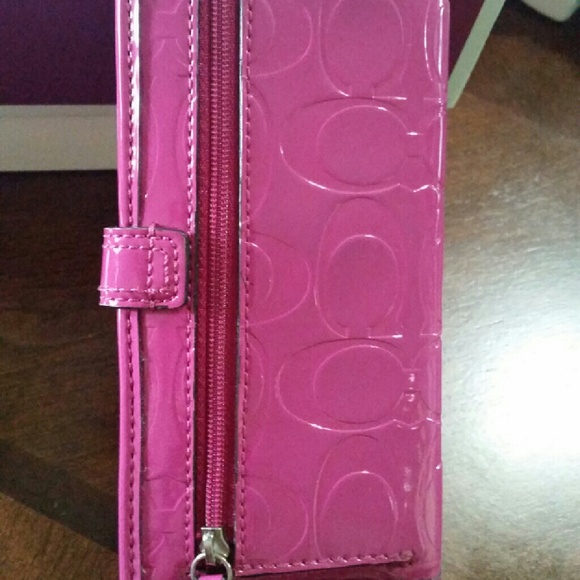 🍀🌻🍷🍷 SOLD!!!! Coach Wallets - Picture 3 of 4