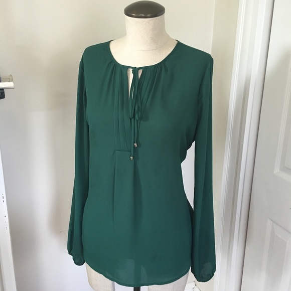 Longsleeved forest green blouse